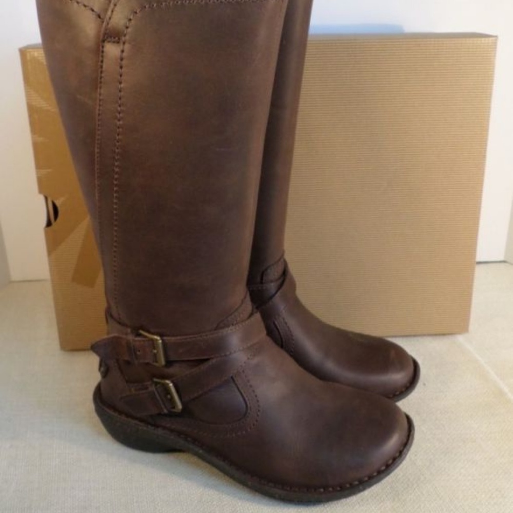 UGG RIDING BOOTS NWOT
